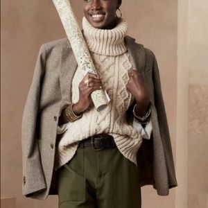 Banana Republic Cable Knit White Turtle Neck Side Slit Sweater